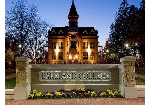 Trường Lakeland College
