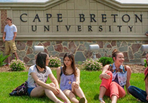 Du học Canada trường đại học Cape Breton...