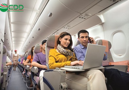 Dịch vụ hỗ trợ dùng laptop trên chuyến bay đến Mỹ của Emirates