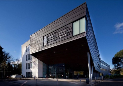 Chương trình học bổng năm 2018 của trường Dimensions International College